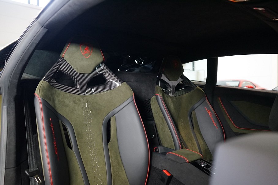 Lamborghini Huracán STERRATO