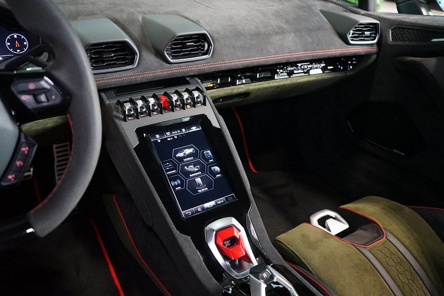 Lamborghini Huracán STERRATO