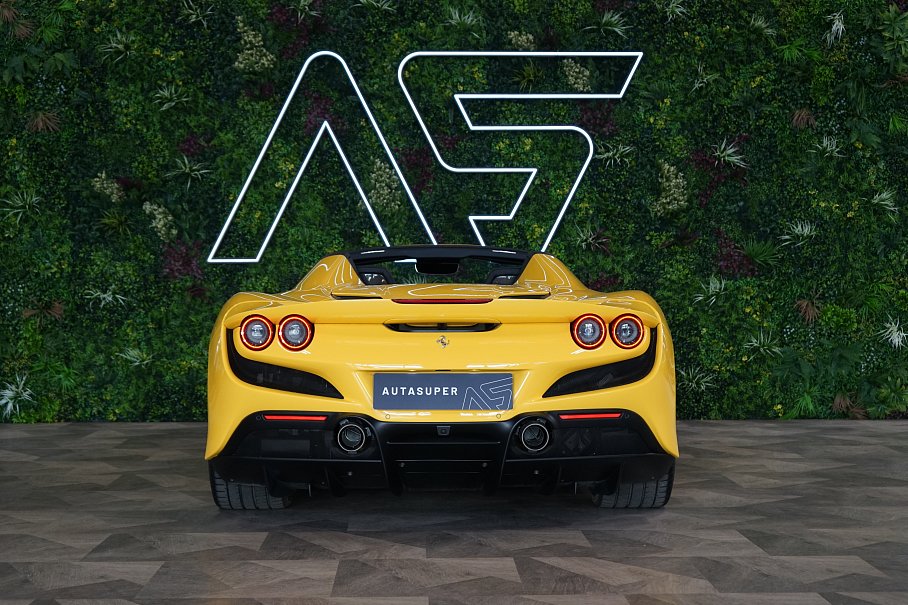 Ferrari F8 Spider