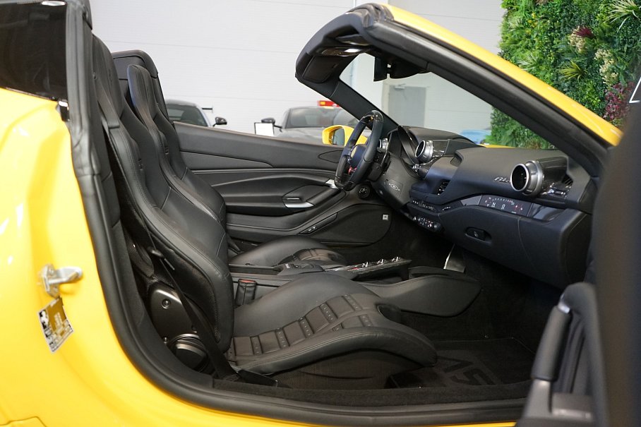 Ferrari F8 Spider