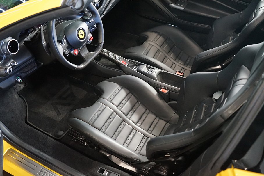 Ferrari F8 Spider