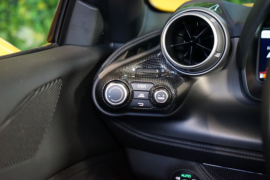Ferrari F8 Spider