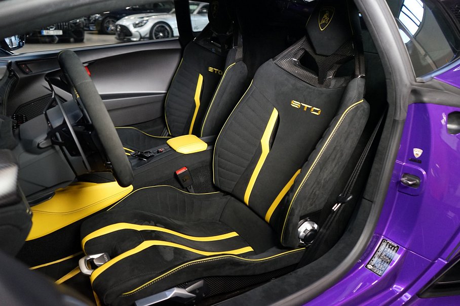 Lamborghini Huracán STO