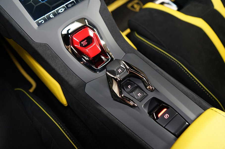 Lamborghini Huracán STO