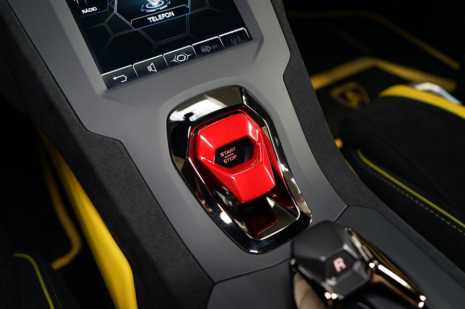 Lamborghini Huracán STO