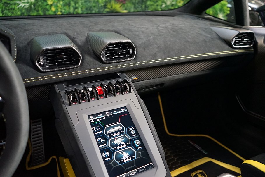 Lamborghini Huracán STO