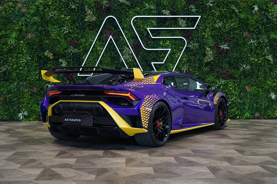 Lamborghini Huracán STO