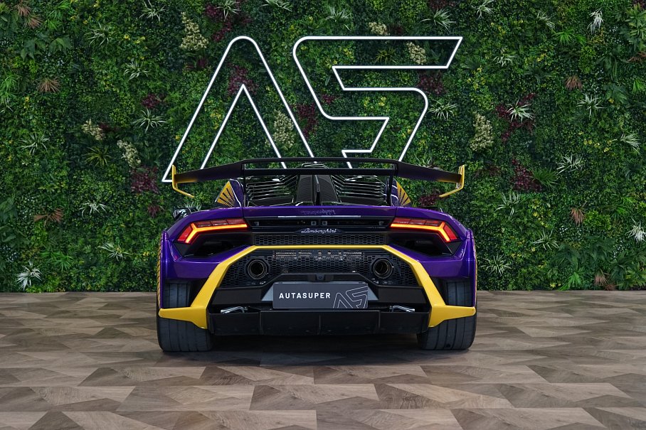 Lamborghini Huracán STO