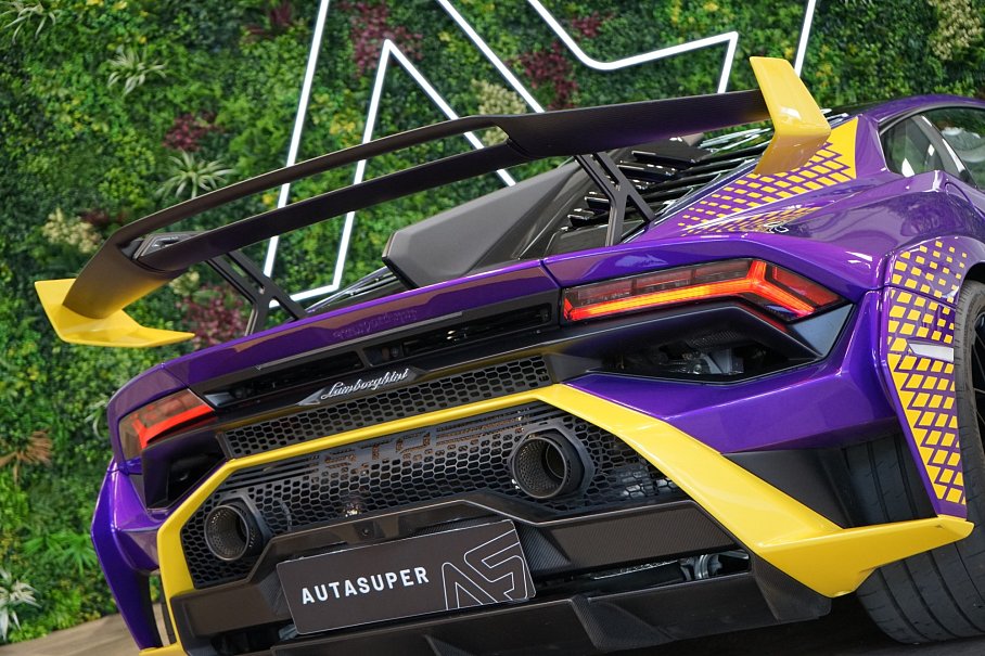 Lamborghini Huracán STO
