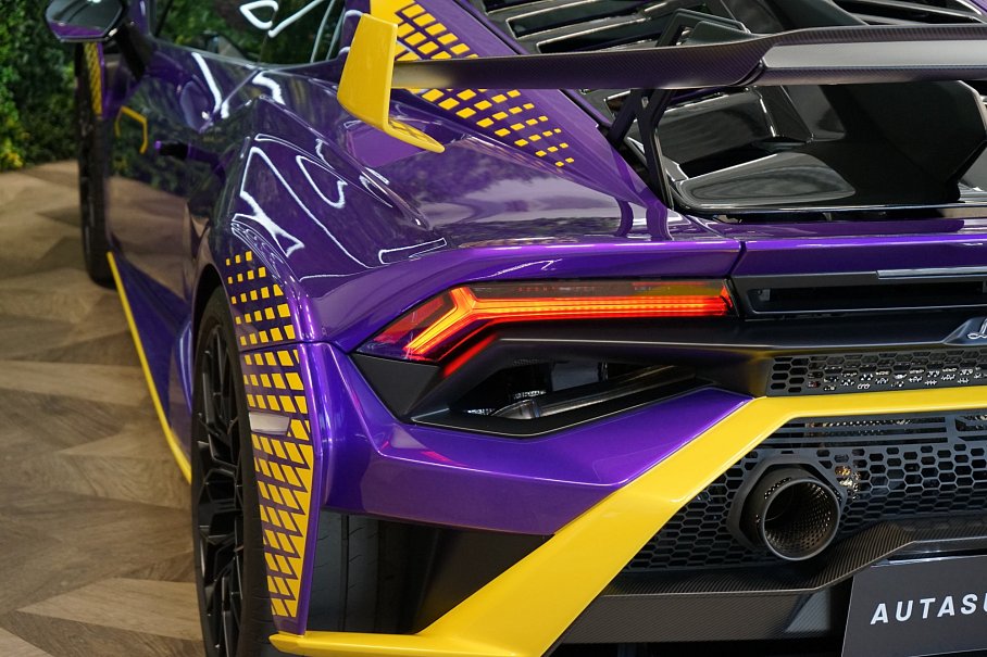 Lamborghini Huracán STO