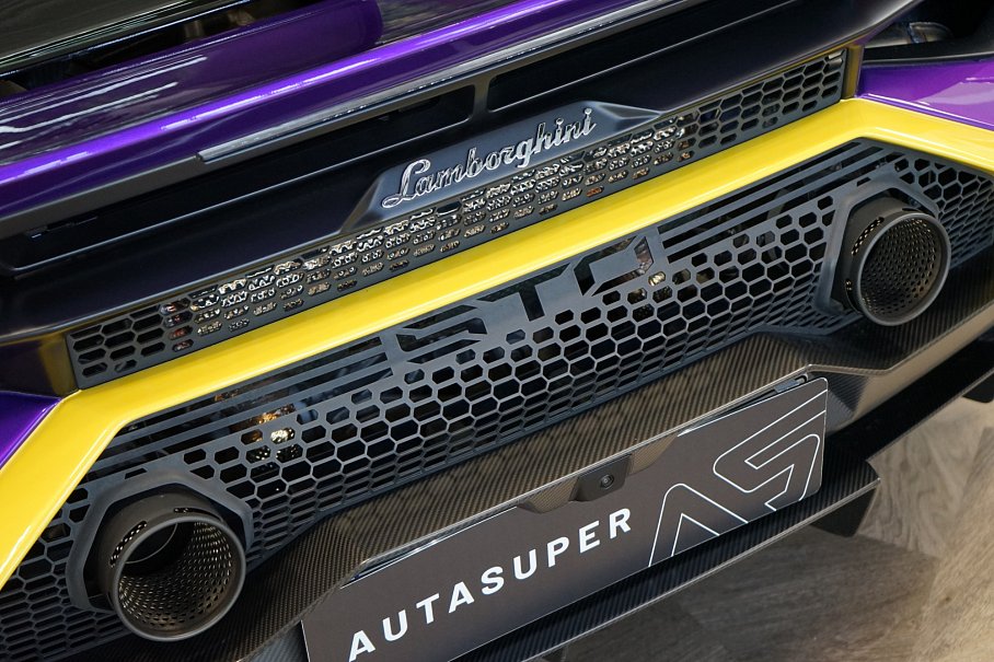 Lamborghini Huracán STO