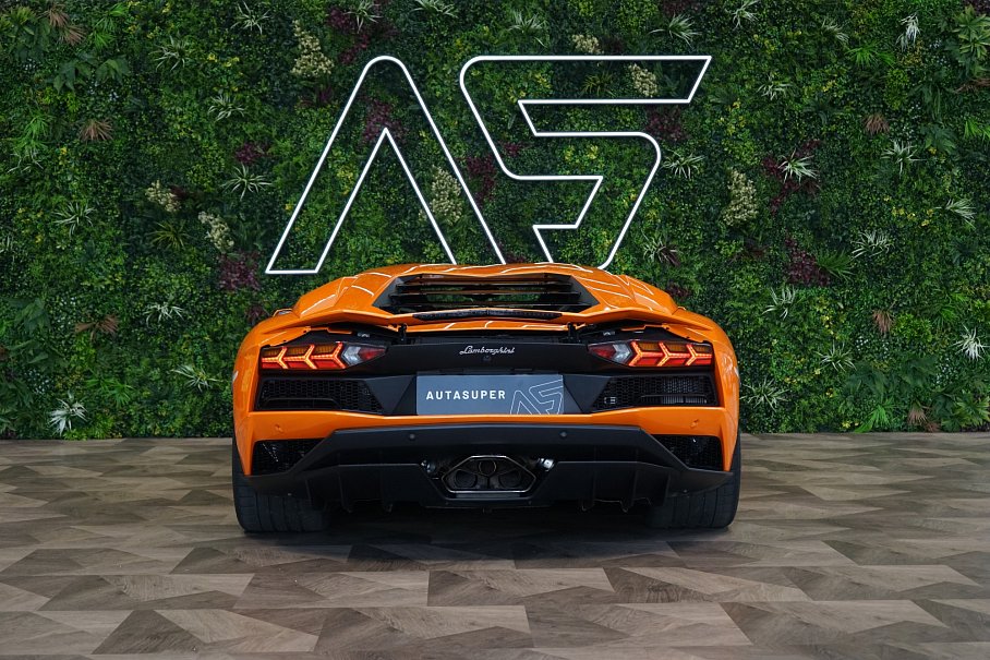 Lamborghini Aventador S