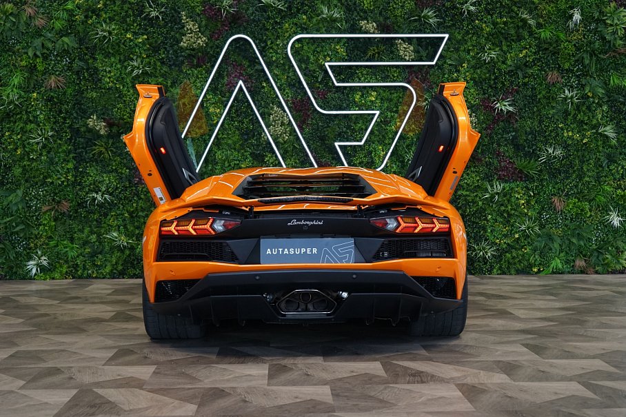Lamborghini Aventador S