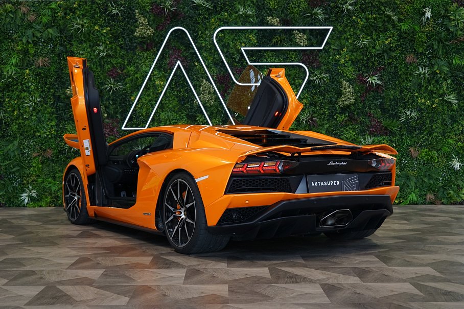 Lamborghini Aventador S