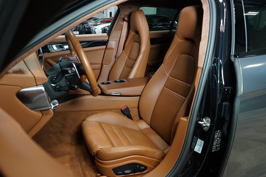 Porsche Panamera Sport Turismo Turbo S
