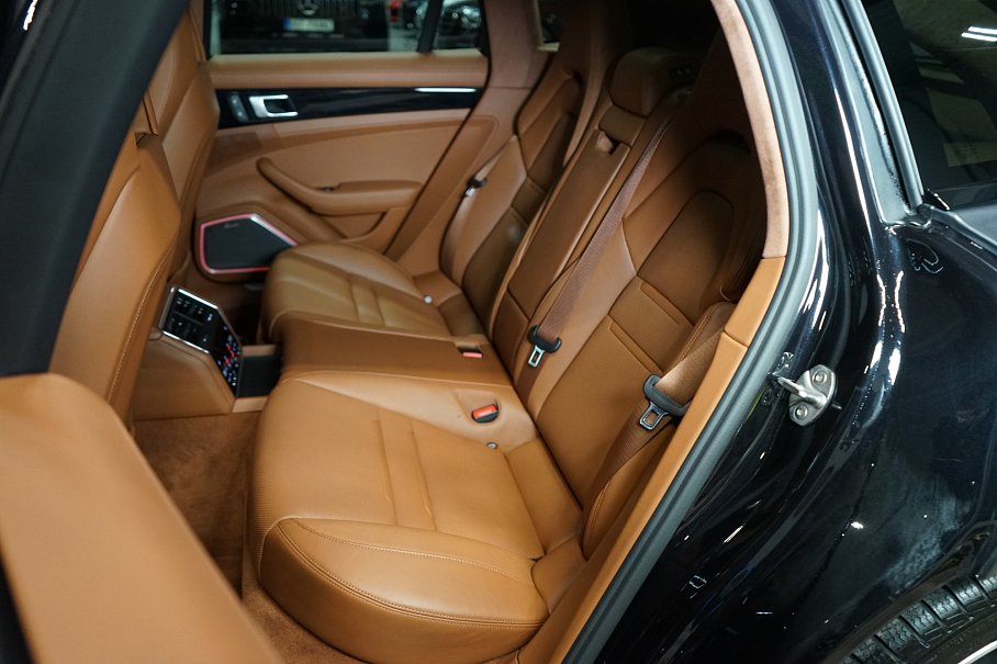 Porsche Panamera Sport Turismo Turbo S