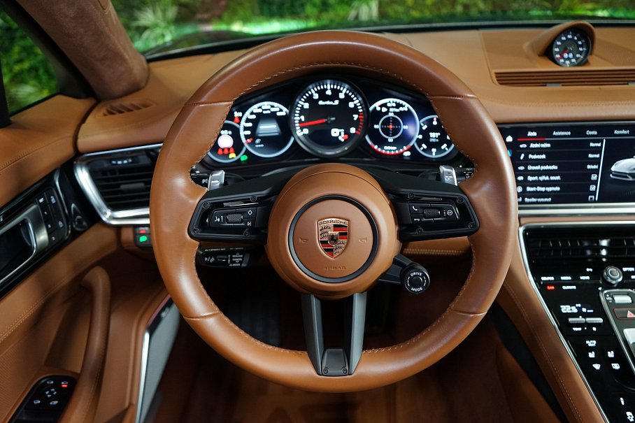 Porsche Panamera Sport Turismo Turbo S