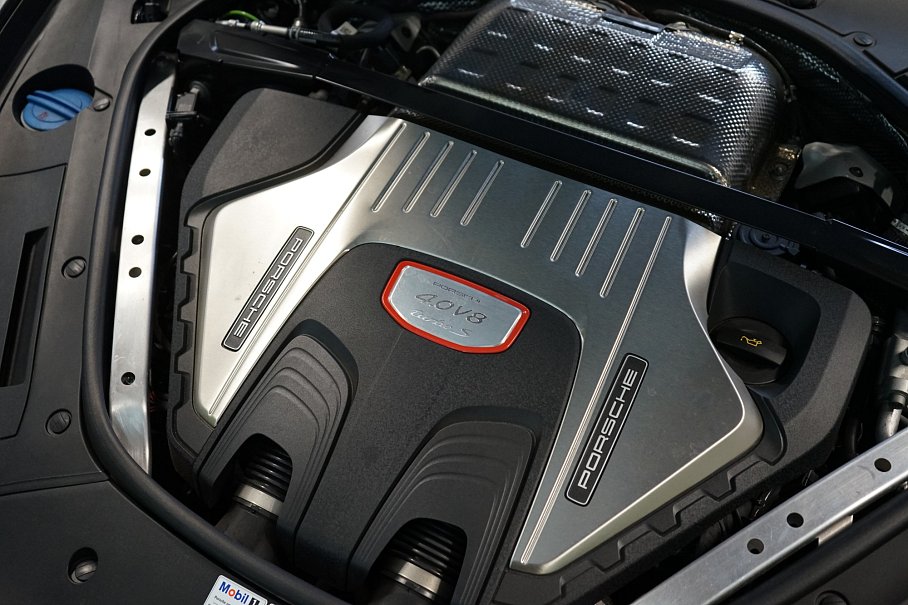 Porsche Panamera Sport Turismo Turbo S