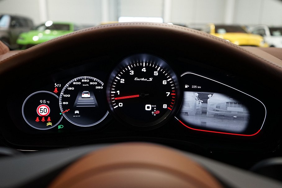 Porsche Panamera Sport Turismo Turbo S