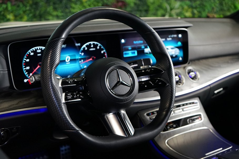 Mercedes-Benz Třída E 200 Coupé