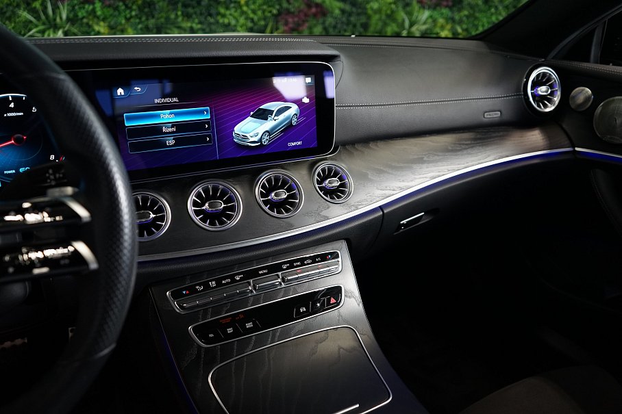 Mercedes-Benz Třída E 200 Coupé