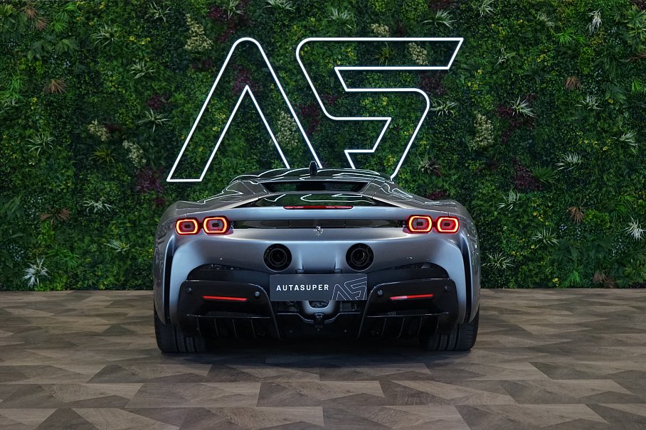 Ferrari SF90 Stradale