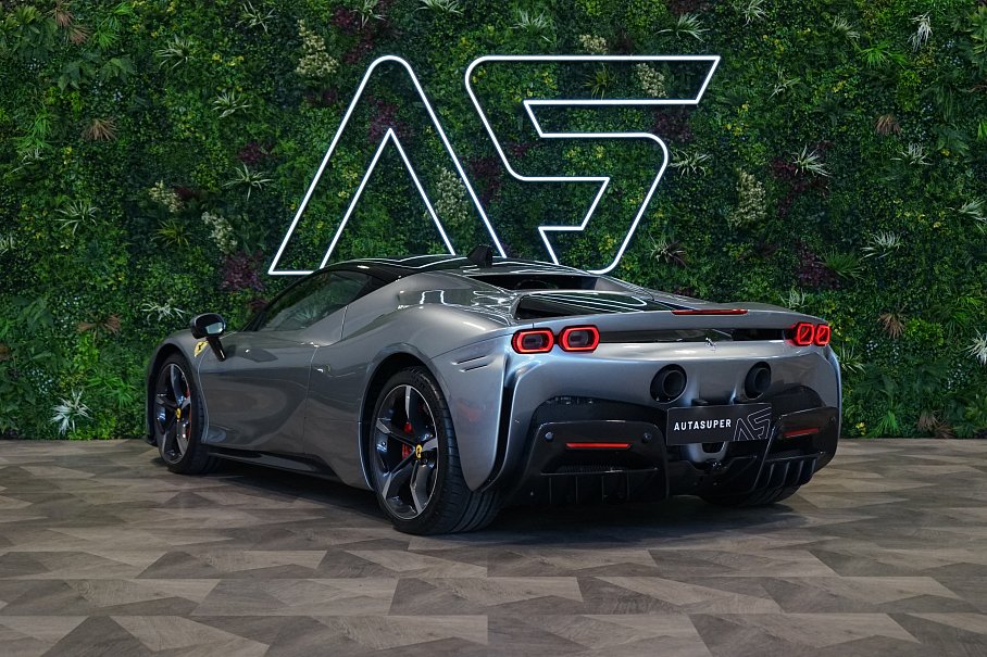 Ferrari SF90 Stradale