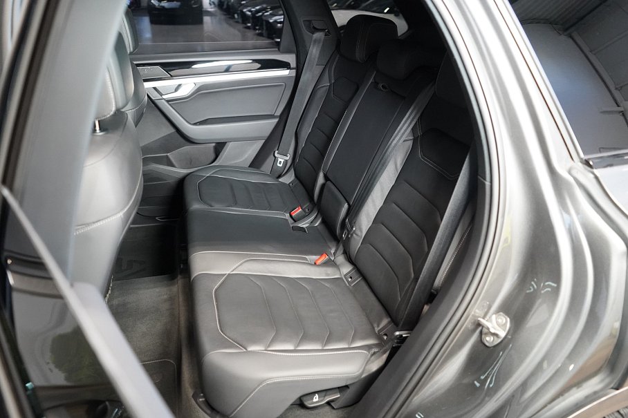 Volkswagen Touareg 3.0 TDI 4Motion R-Line