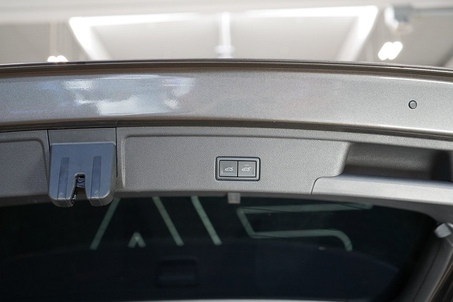 Volkswagen Touareg 3.0 TDI 4Motion R-Line