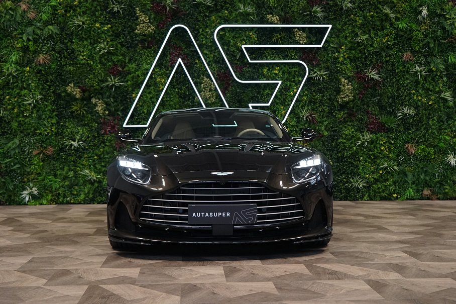 Aston Martin DB12 