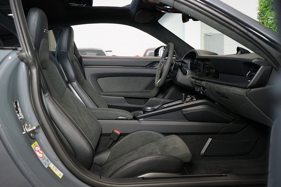 Porsche 911 992.2 4 GTS