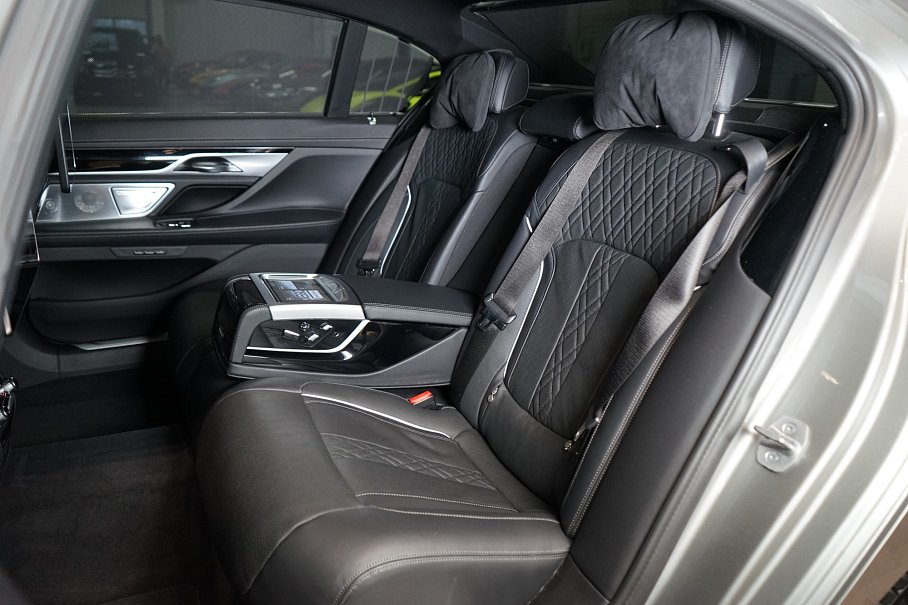 BMW Řada 7 40d xDrive Long