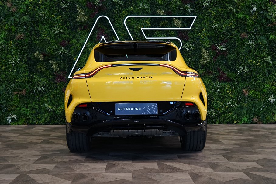 Aston Martin DBX 707