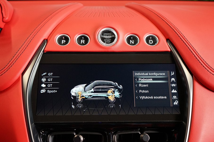 Aston Martin DBX 707