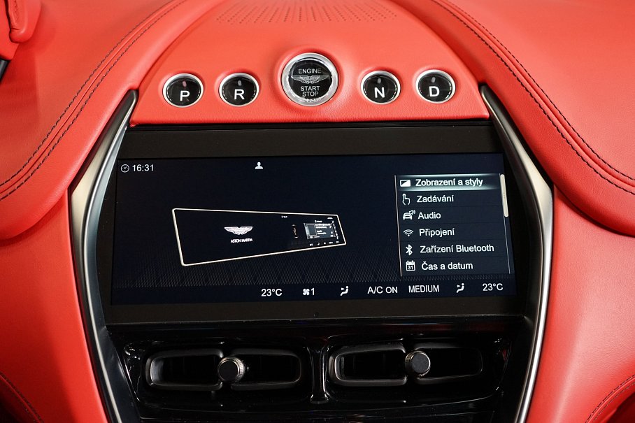 Aston Martin DBX 707