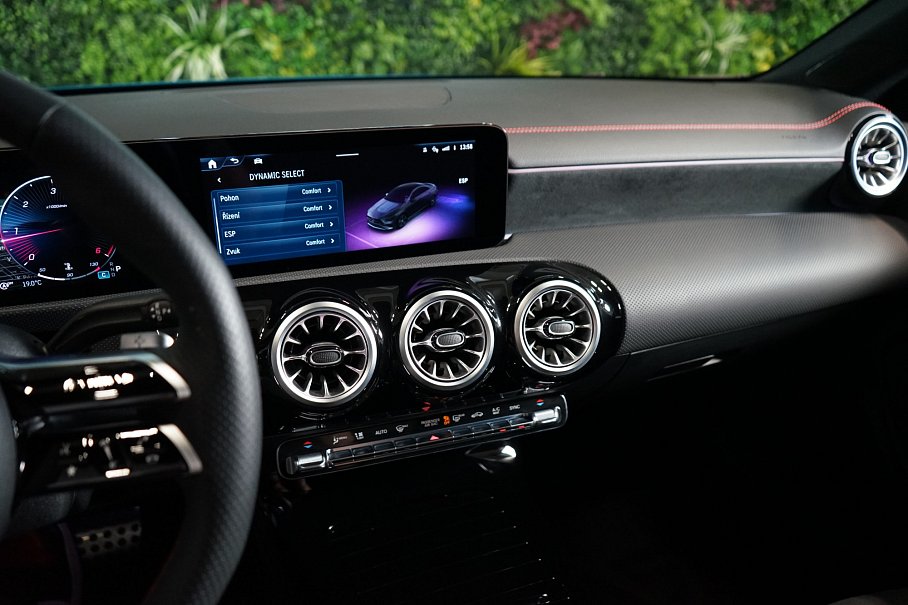 Mercedes-Benz CLA 200d