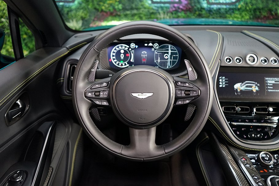 Aston Martin DBX 707