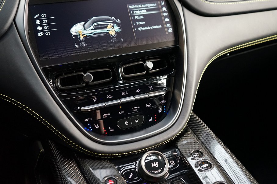 Aston Martin DBX 707