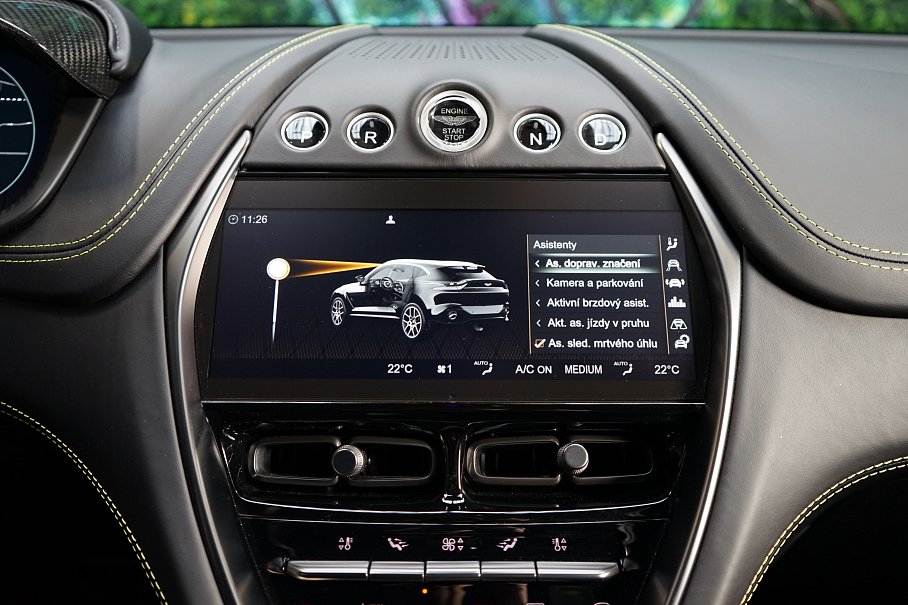 Aston Martin DBX 707