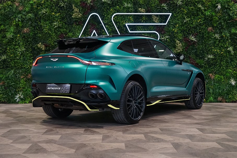 Aston Martin DBX 707