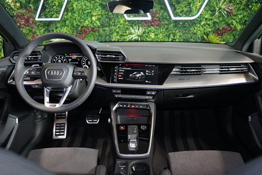 Audi RS 3 Limousine 2.5 TFSI quattro