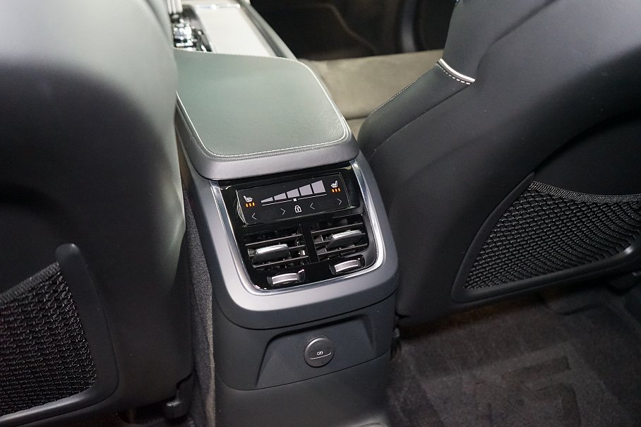Volvo XC90 T8 AWD Recharge R-Design