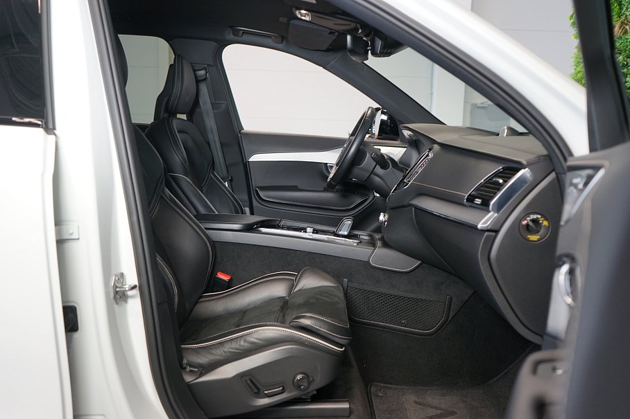 Volvo XC90 T8 AWD Recharge R-Design