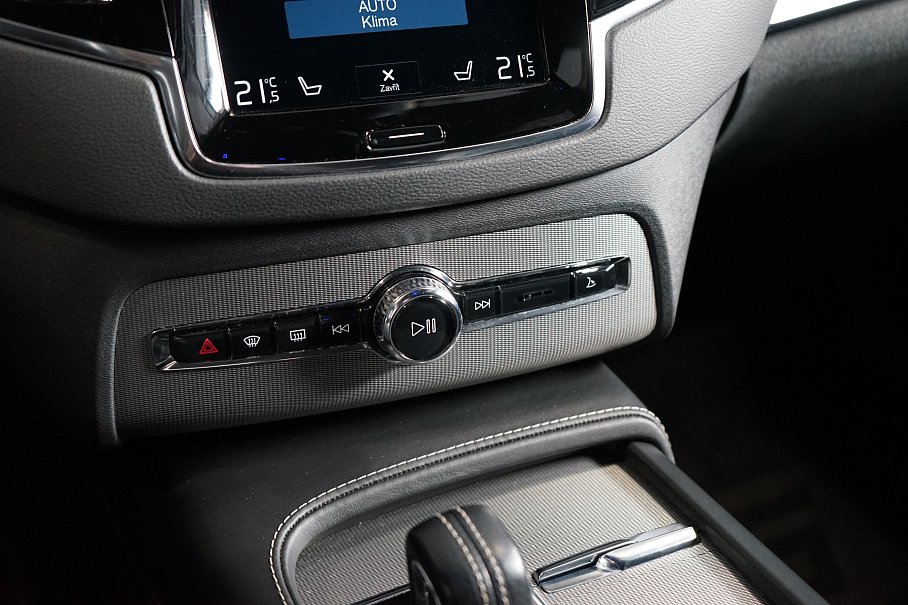 Volvo XC90 T8 AWD Recharge R-Design