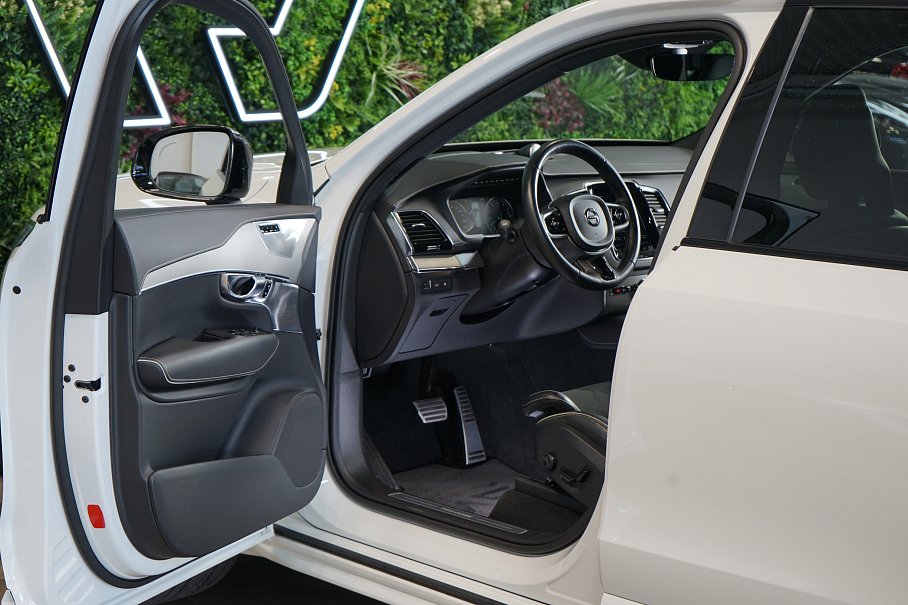 Volvo XC90 T8 AWD Recharge R-Design