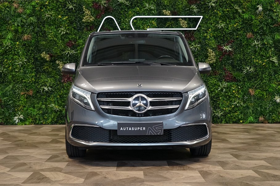 Mercedes-Benz Třída v 300d 4Matic