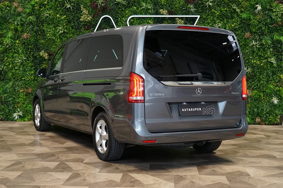 Mercedes-Benz Třída v 300d 4Matic