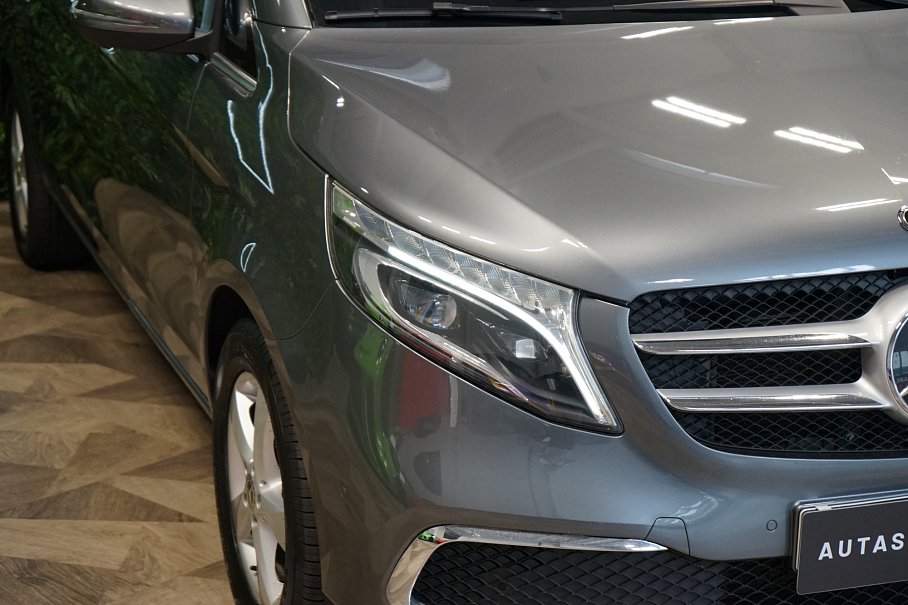 Mercedes-Benz Třída v 300d 4Matic