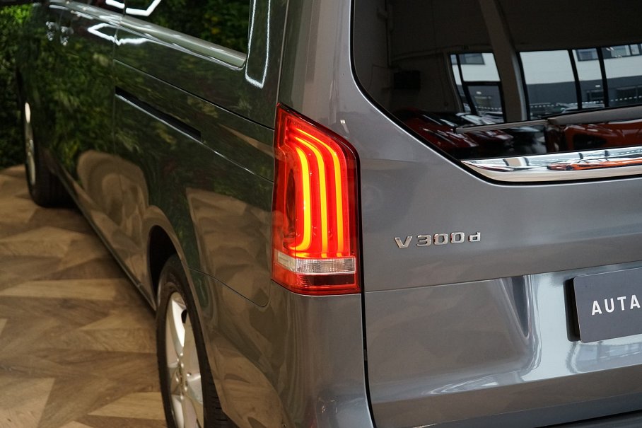 Mercedes-Benz Třída v 300d 4Matic