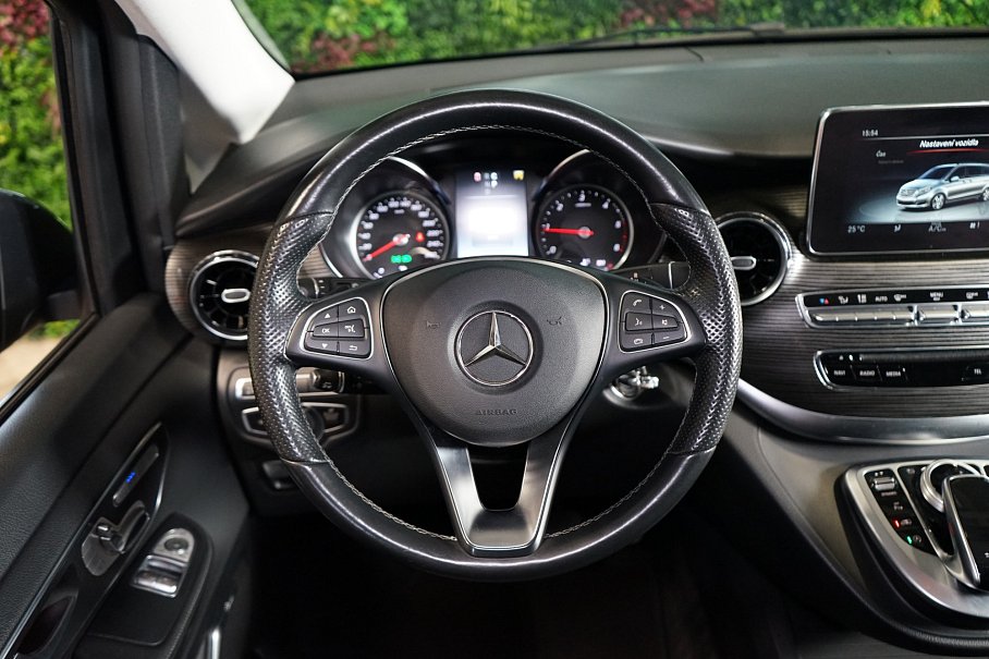 Mercedes-Benz Třída v 300d 4Matic